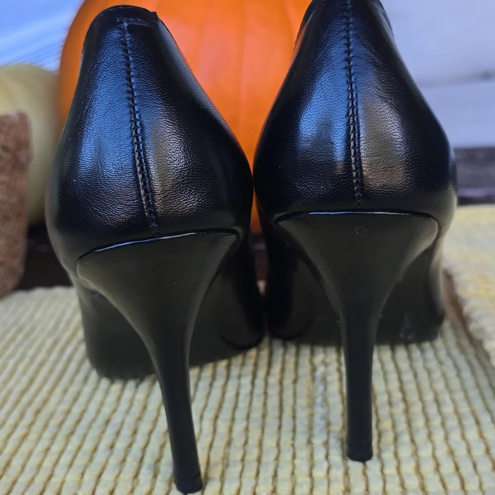 NINE WEST Black Leather Heels - Picture 6 of 10